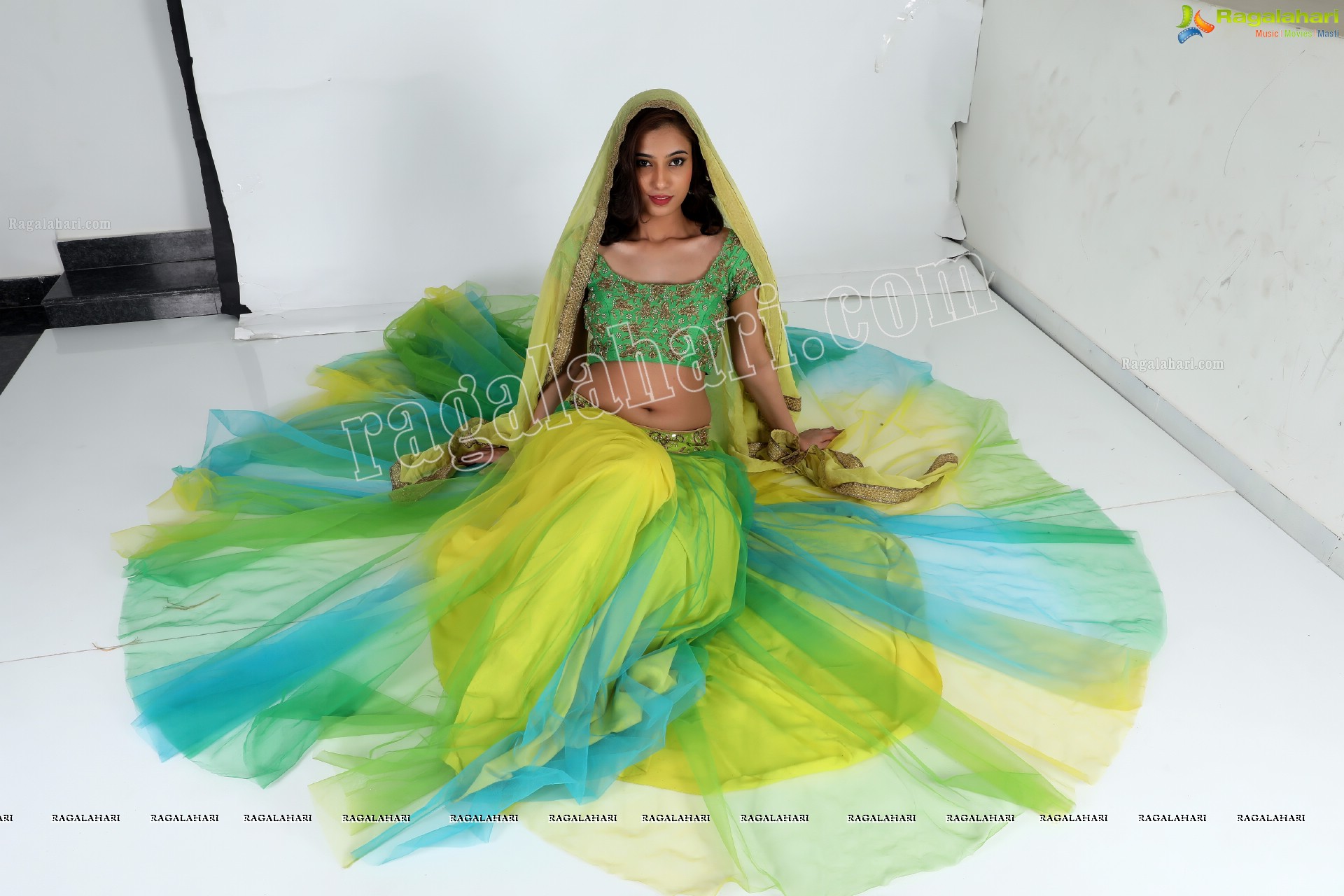 Pooja Desai (Exclusive Photo Shoot) (High Definition Photos)