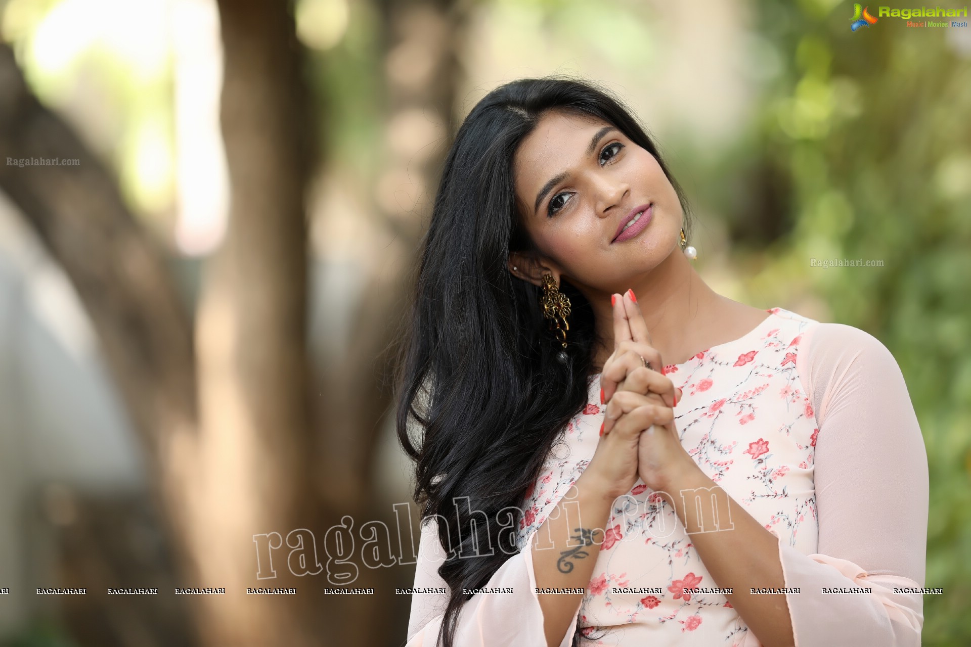 Twinkle Thomala (Exclusive Photo Shoot) (High Definition Photos)