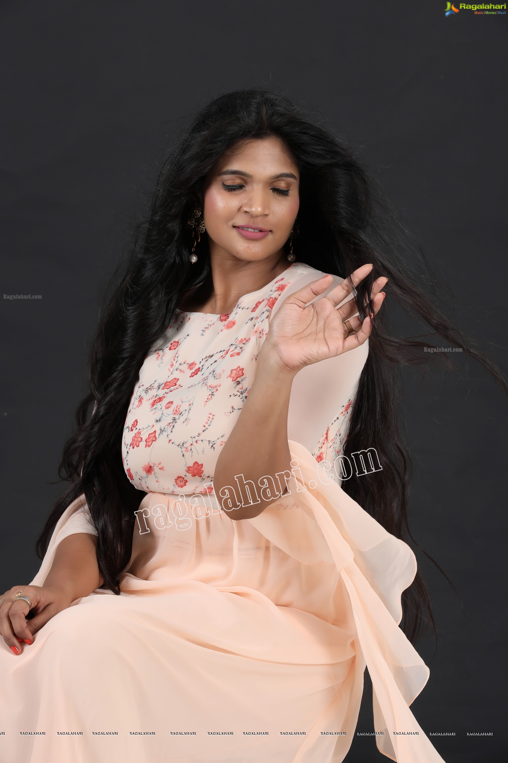 Twinkle Thomala (Exclusive Photo Shoot) (High Definition Photos)