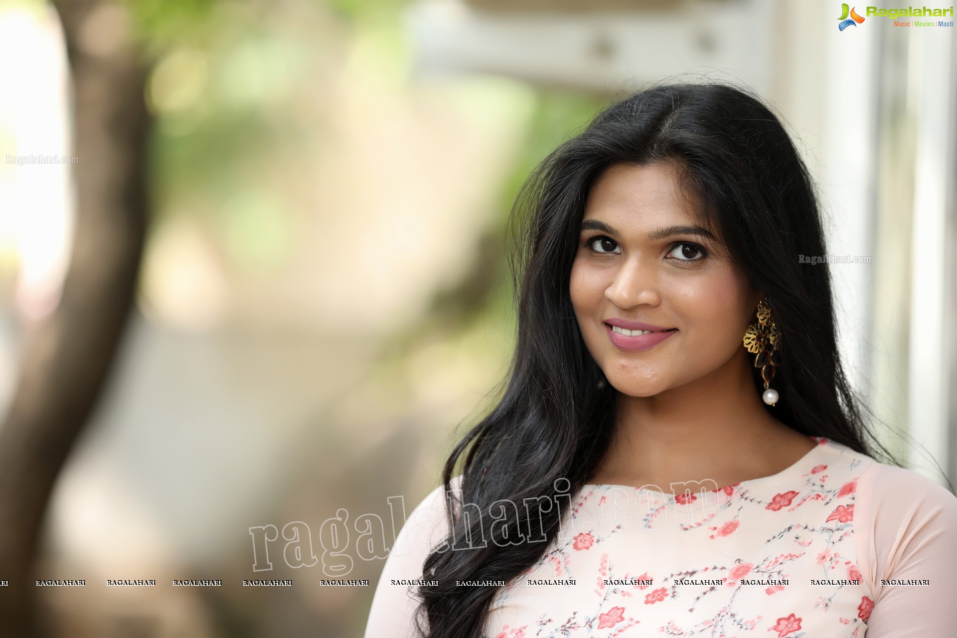 Twinkle Thomala (Exclusive Photo Shoot) (High Definition Photos)