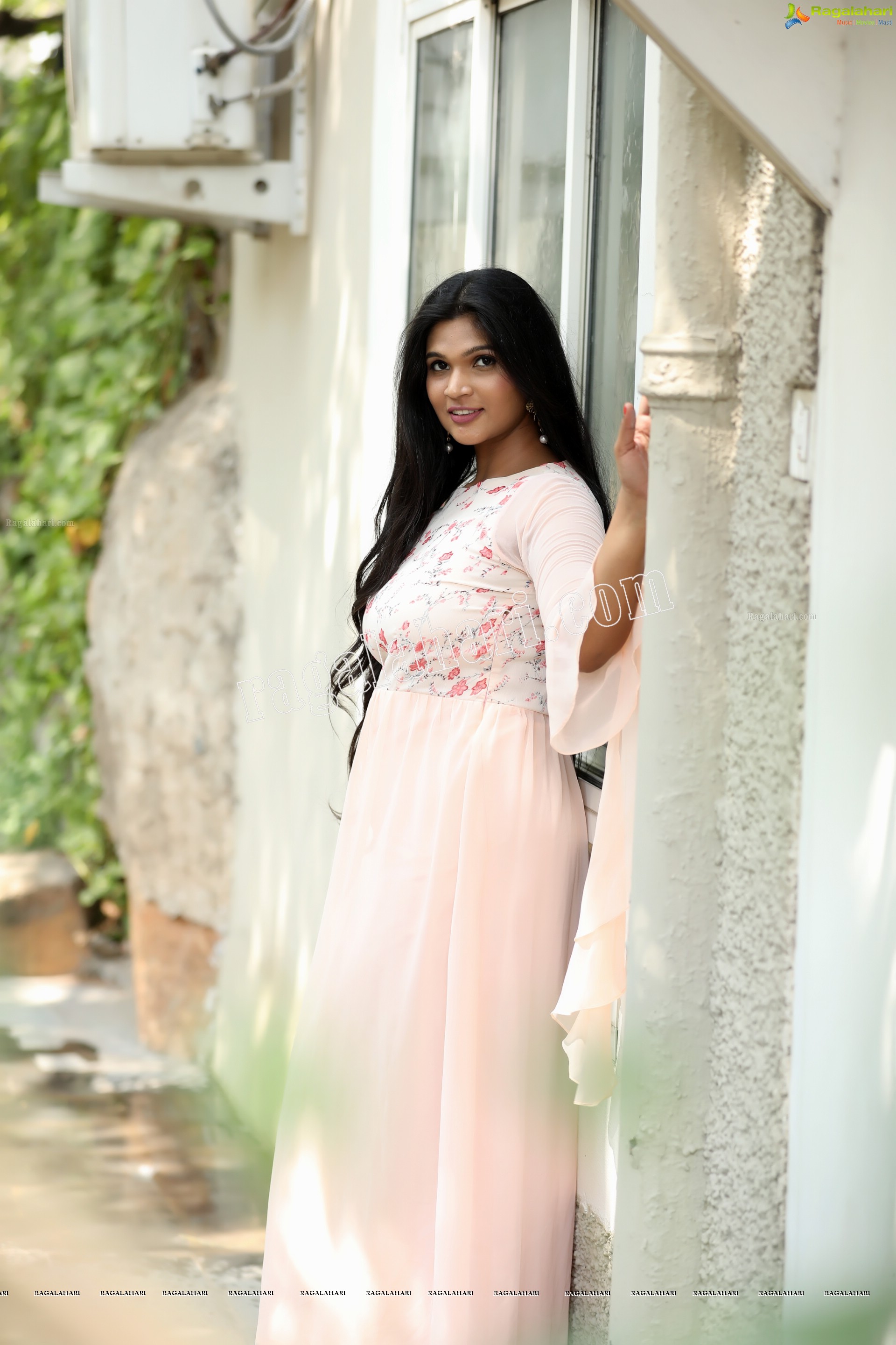 Twinkle Thomala (Exclusive Photo Shoot) (High Definition Photos)