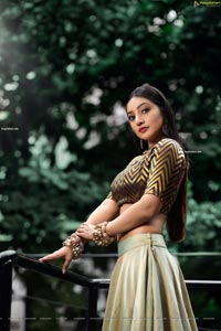 Bommu Lakshmi Latest Photoshoot Images