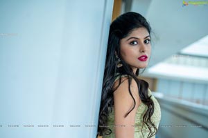 Divyangana Singh HD Photos