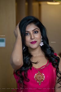 Divyangana Singh HD Photos