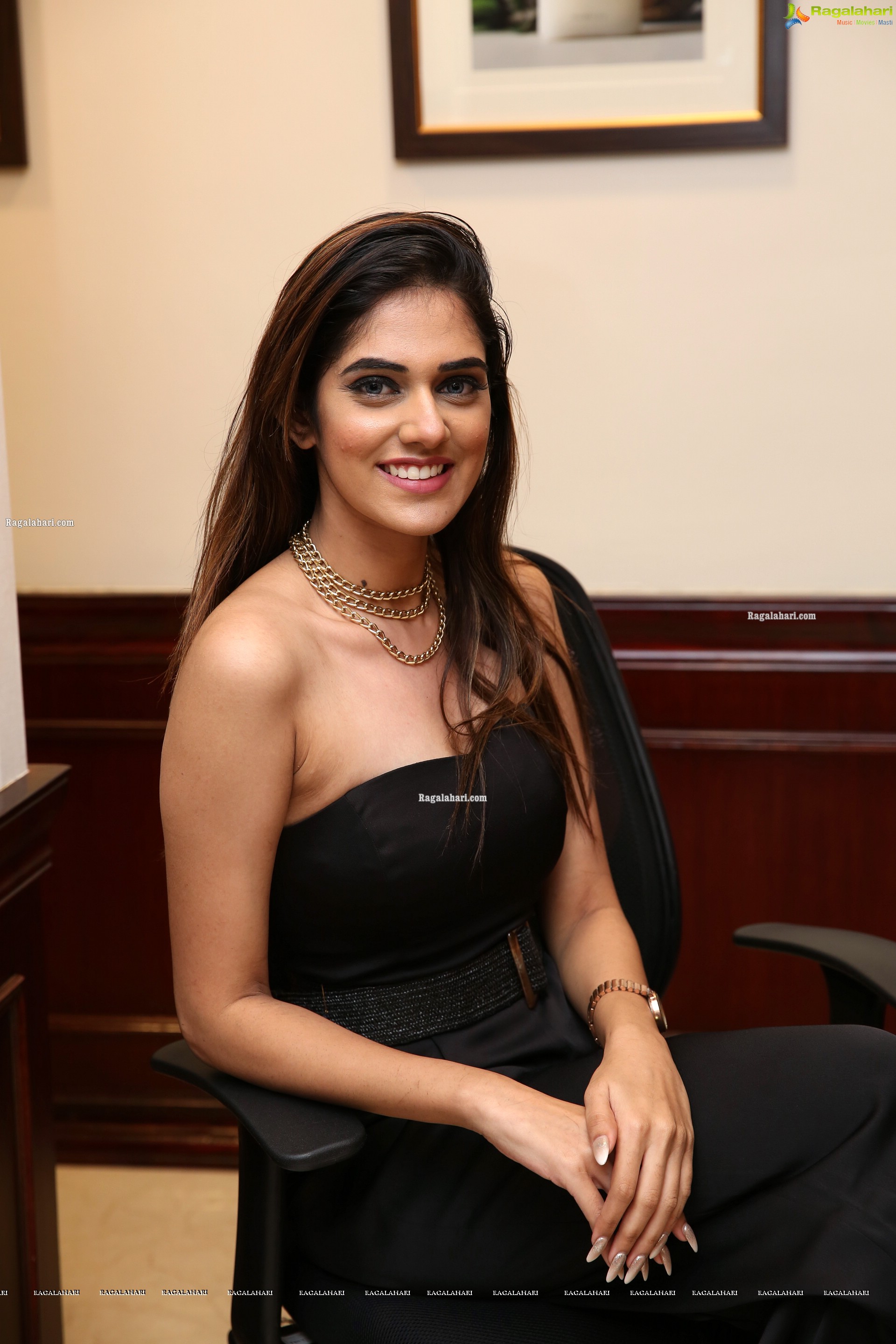 Kritya Sudha at Truefitt & Hill Luxury Salon Launch and Fashion Showcase, HD Gallery