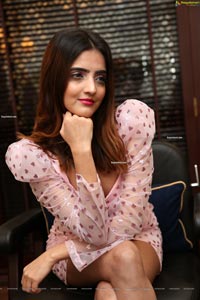 Pooja Thakur at Truefitt & Hill Luxury Salon Launch