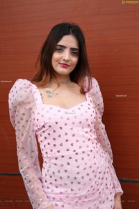 Pooja Thakur at Truefitt & Hill Luxury Salon Launch