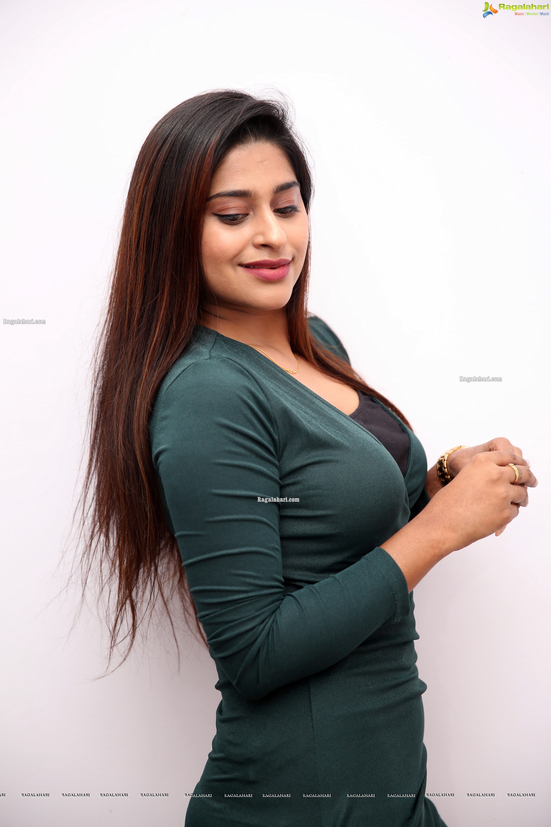 Shravani Varma at Sutraa Fashion Exhibition 2020 Curtain Raiser, HD Photo Gallery