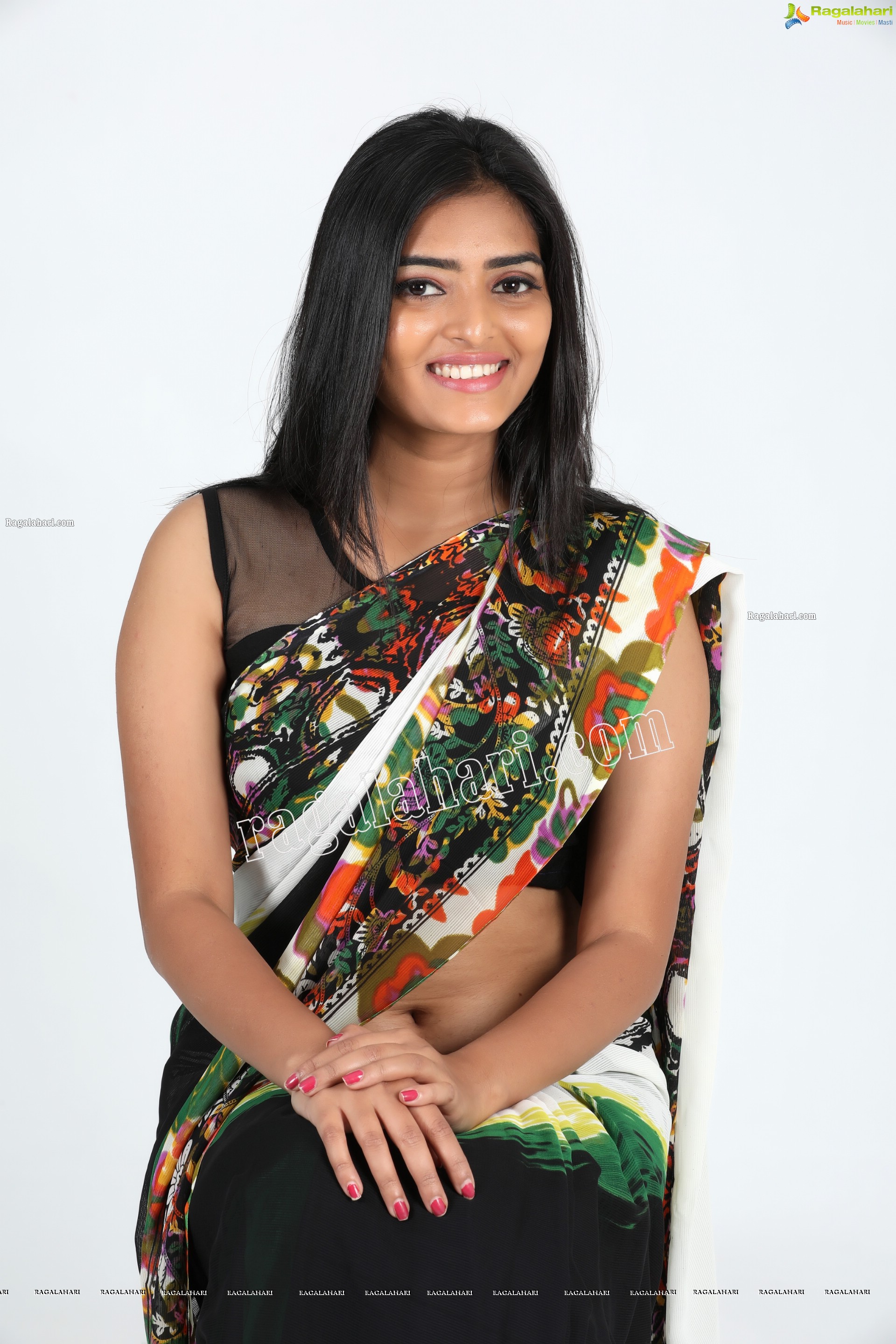 Heena Farheen in Printed Chiffon Saree Exclusive Photo Shoot