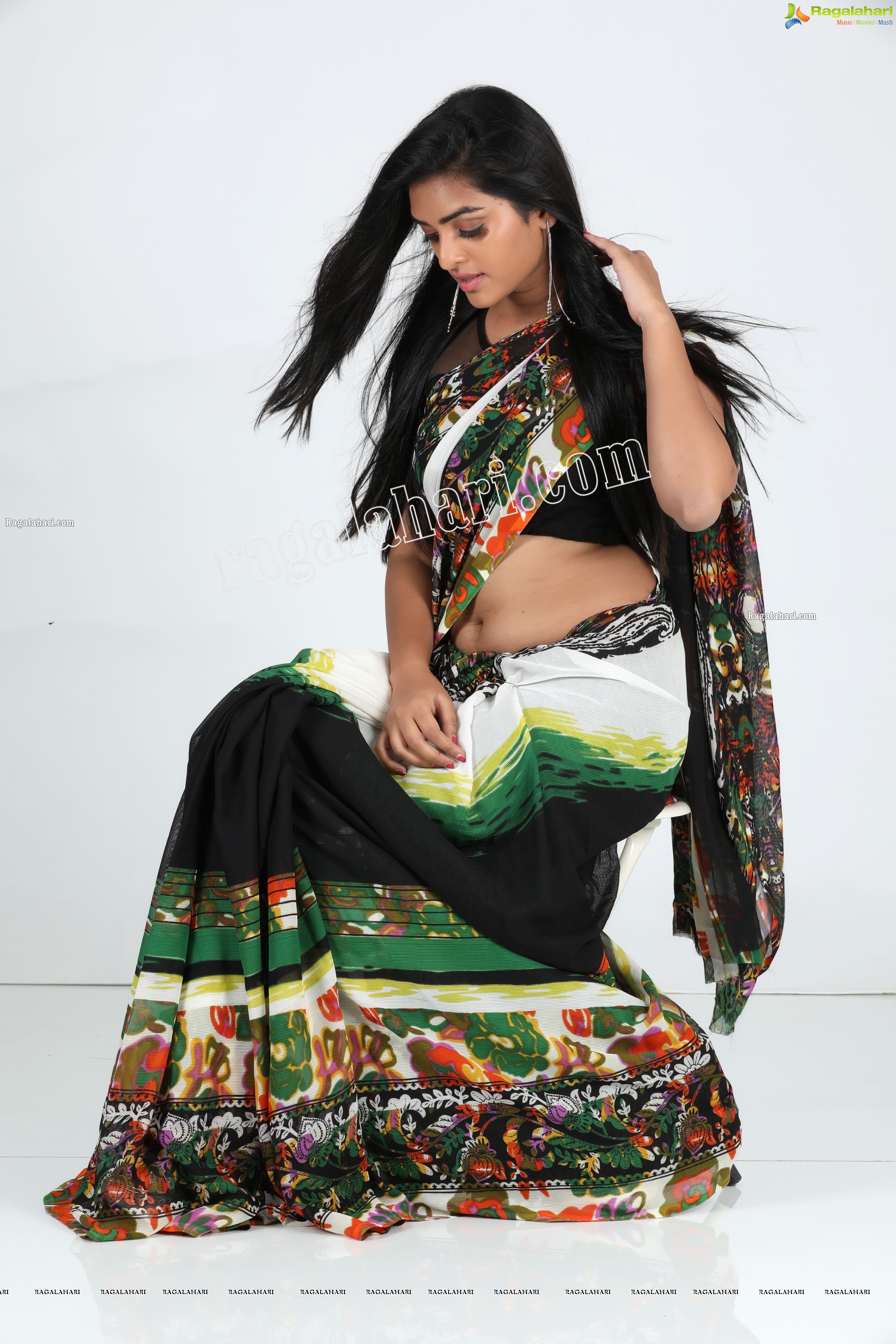 Heena Farheen in Printed Chiffon Saree Exclusive Photo Shoot