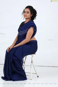 VJ Jaanu in Navy Blue Chiffon Saree