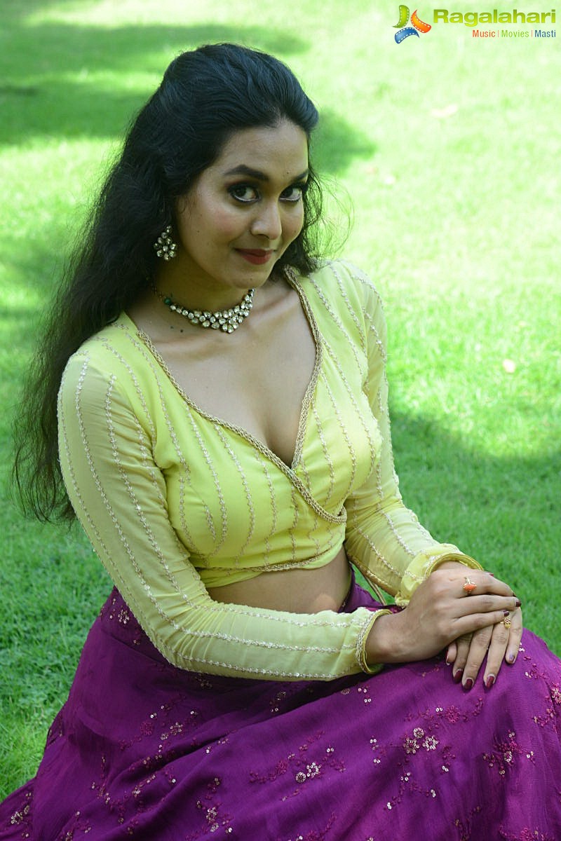 Gnana Priya at Veyi Subhamulu Kalugu Neeku Movie Teaser Launch, Gallery