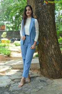 Tamanna Vyas at Veyi Subhamulu Kalugu Neeku Teaser Launch