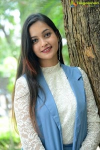 Tamanna Vyas at Veyi Subhamulu Kalugu Neeku Teaser Launch