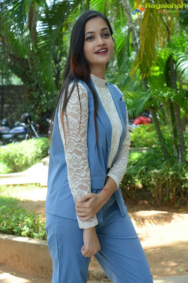 Tamanna Vyas at Veyi Subhamulu Kalugu Neeku Movie Teaser Launch, Gallery