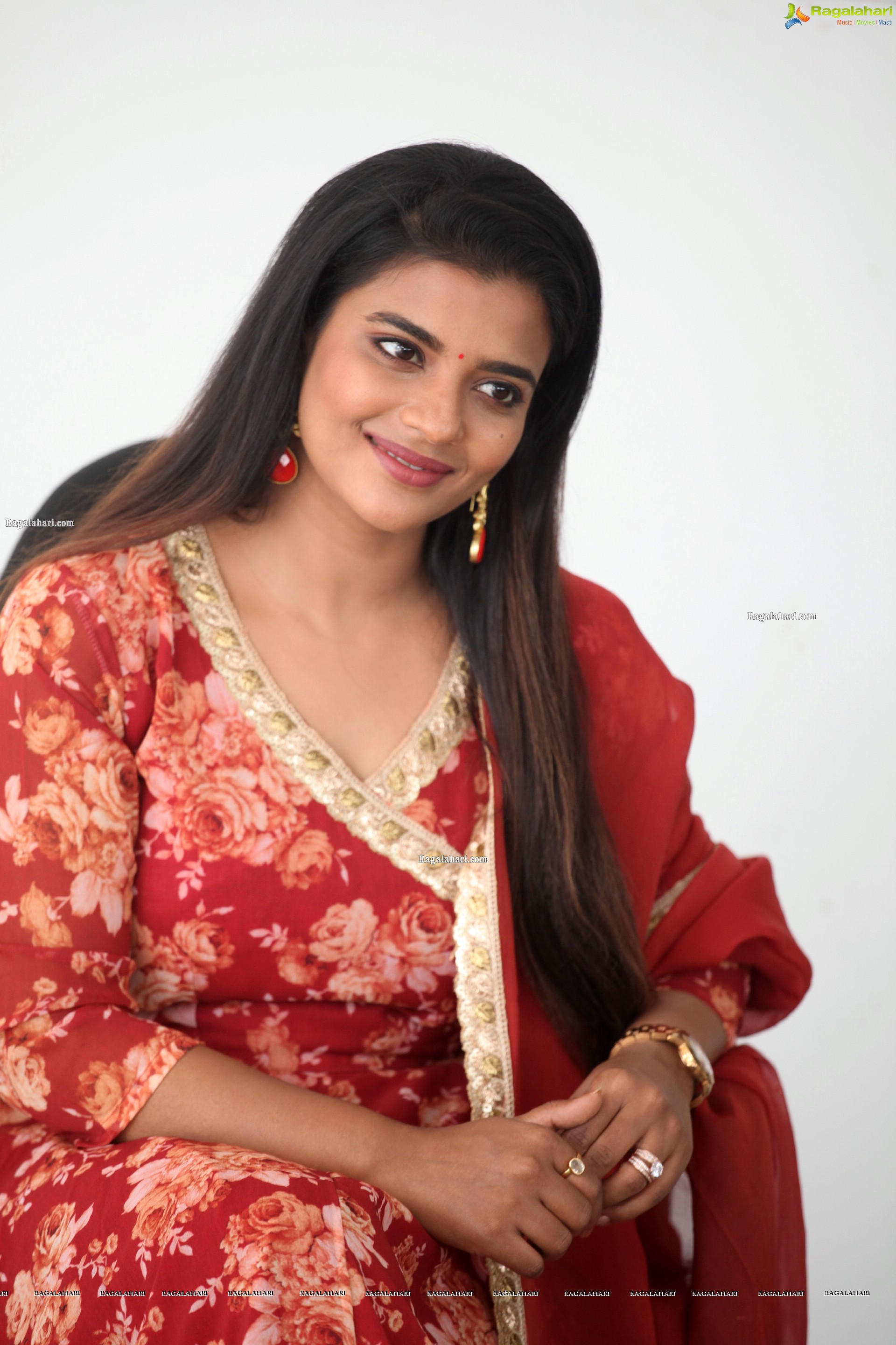 Aishwarya Rajesh at Republic Movie Interview, HD Photo Gallery