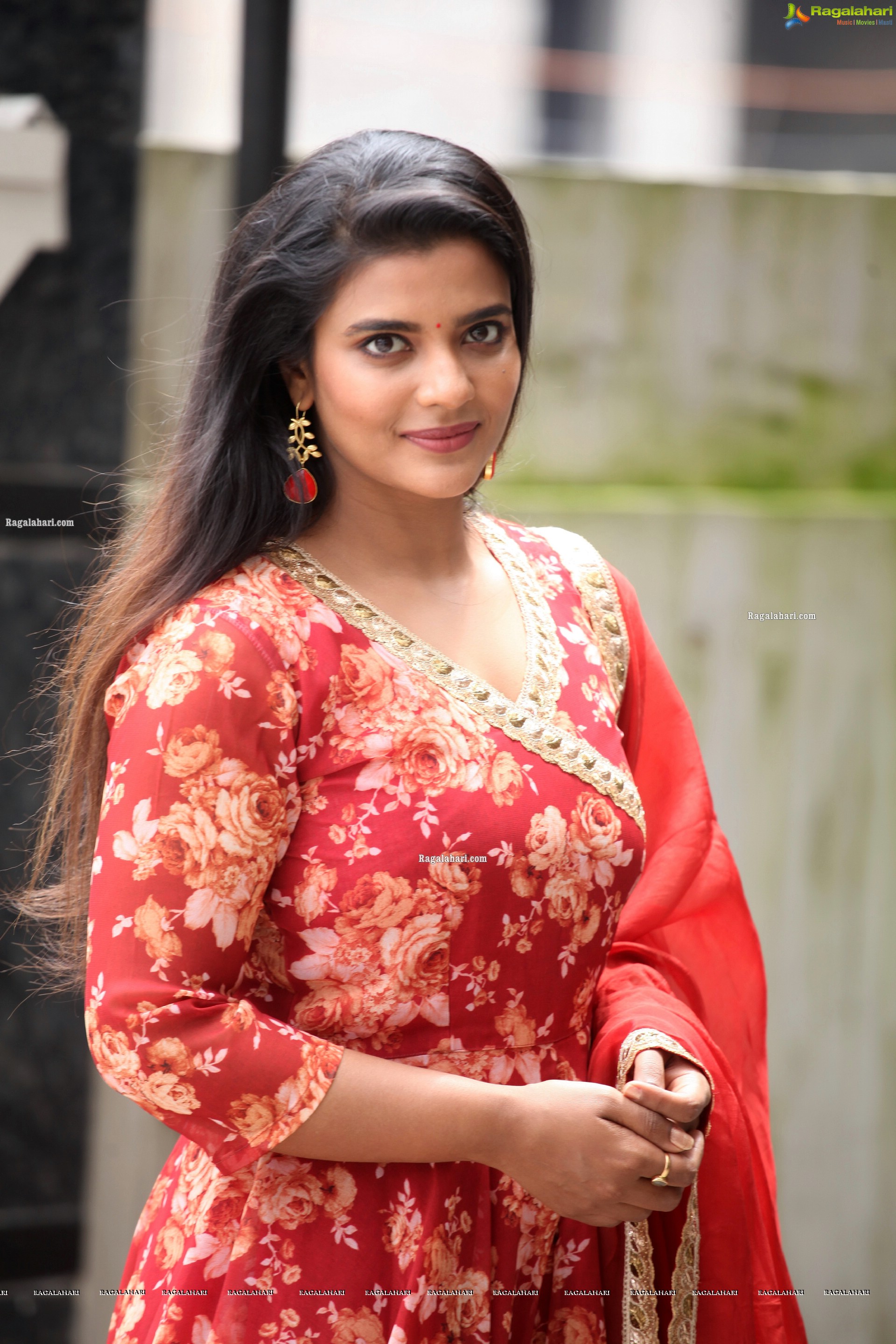 Aishwarya Rajesh at Republic Movie Interview, HD Photo Gallery