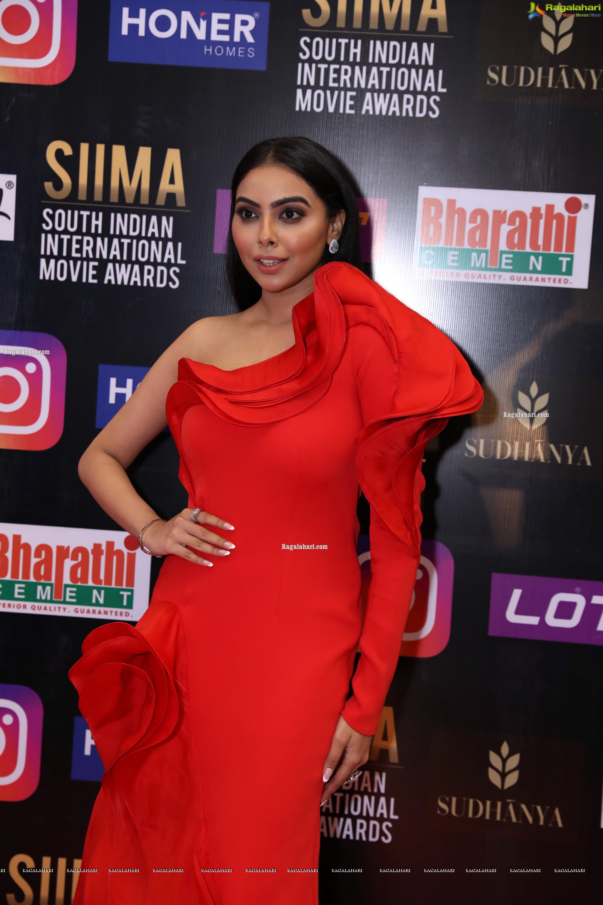 Akshaya Alshi at SIIMA Awards 2021 Day 2, HD Photo Gallery