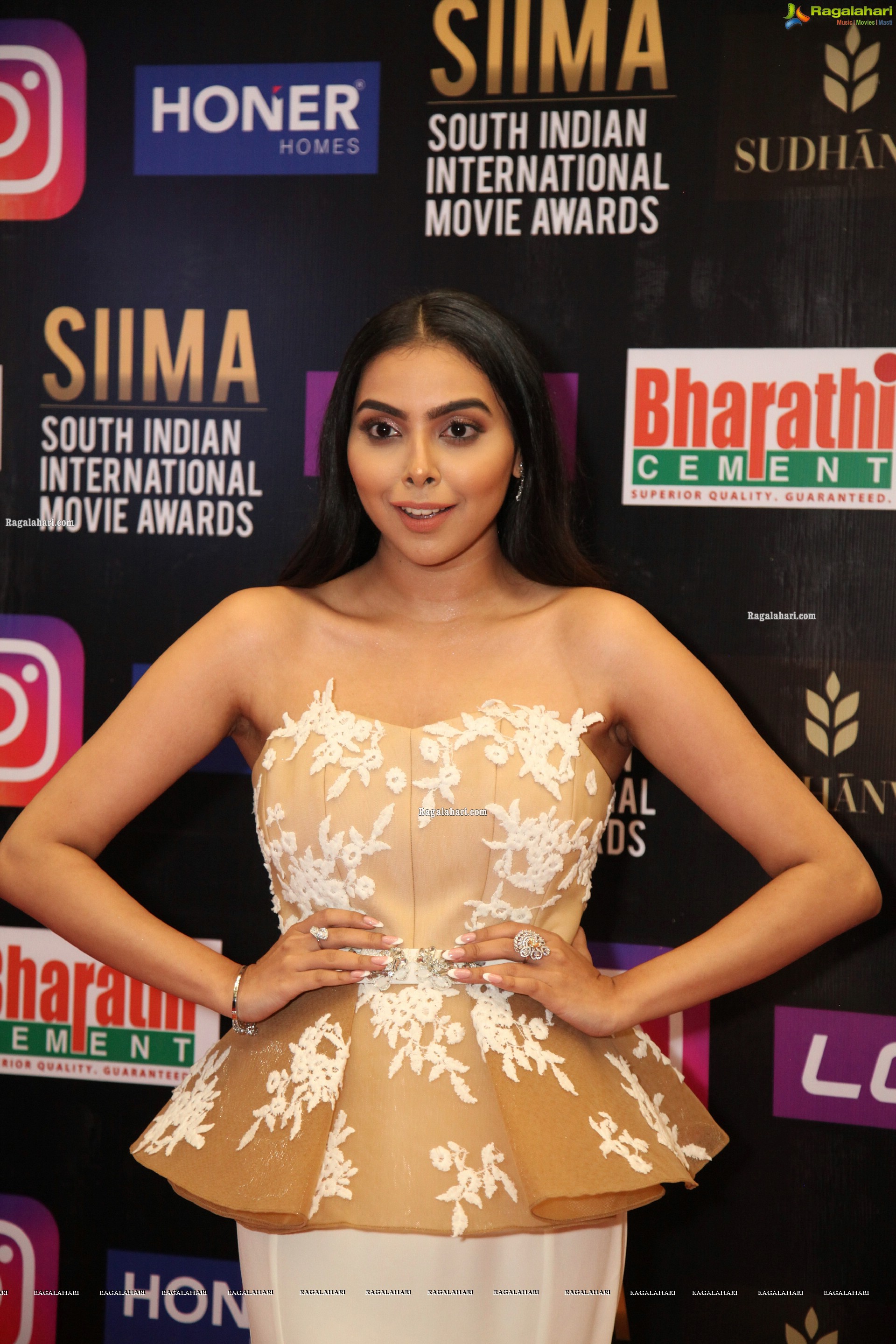 Akshaya at SIIMA Awards 2021, HD Photo Gallery