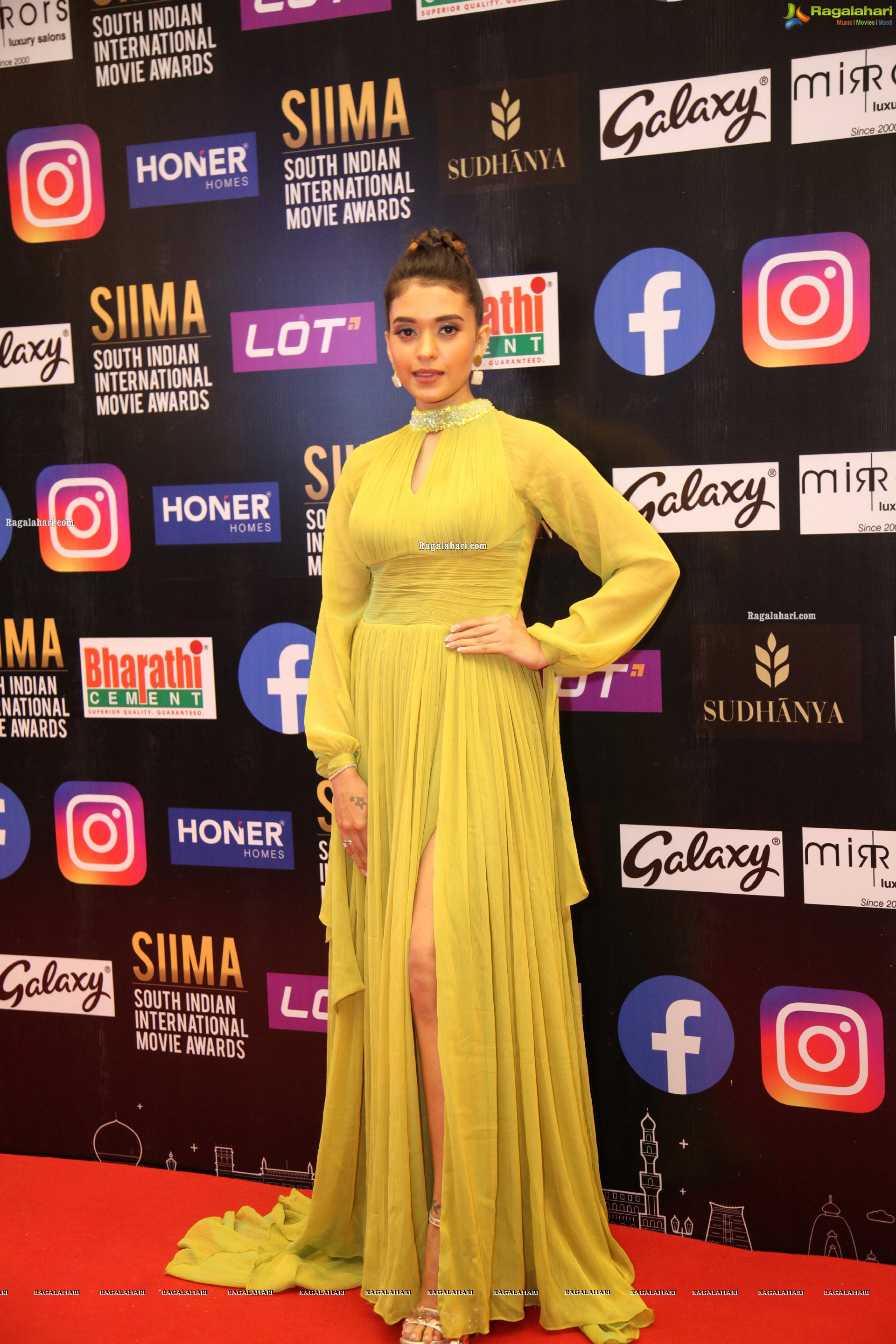 Ananya Kashyap at SIIMA Awards 2021, HD Photo Gallery