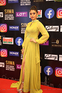 Apoorva at SIIMA Awards 2021