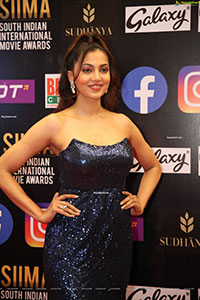 Ananya Sengupta at SIIMA Awards 2021