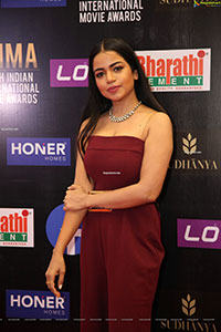 Bhavya Sri at SIIMA Awards 2021