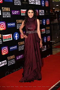 Chitra Shukla at SIIMA Awards 2021