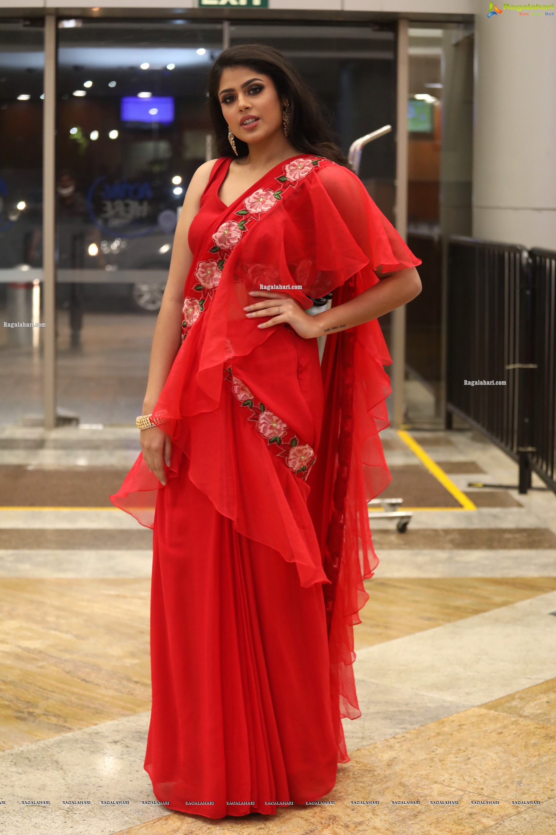 Faria Abdullah At SIIMA Awards 2021 Day 2, HD Photo Gallery