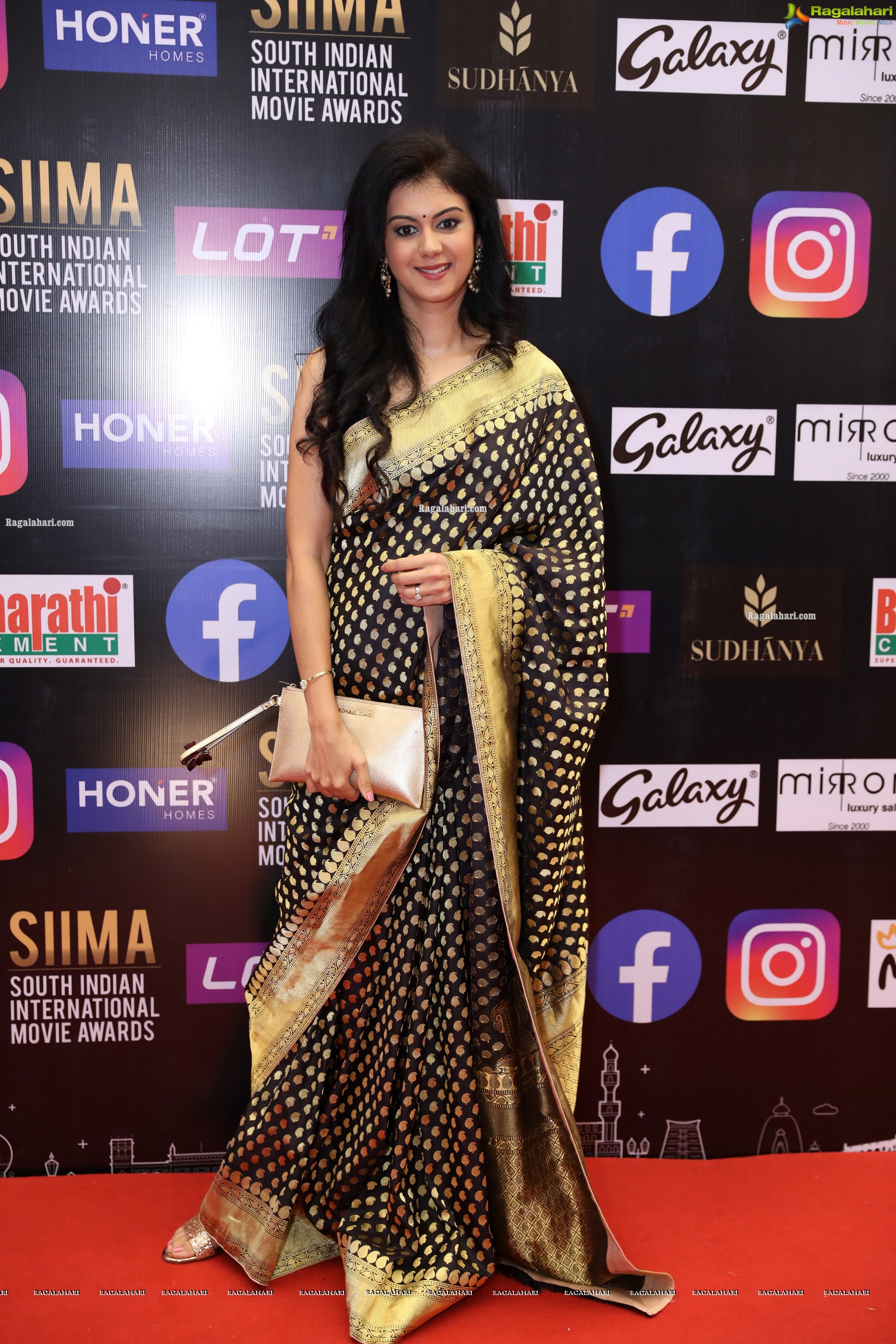 Kamna Jathmalani at SIIMA Awards 2021 Day 2, HD Photo Gallery