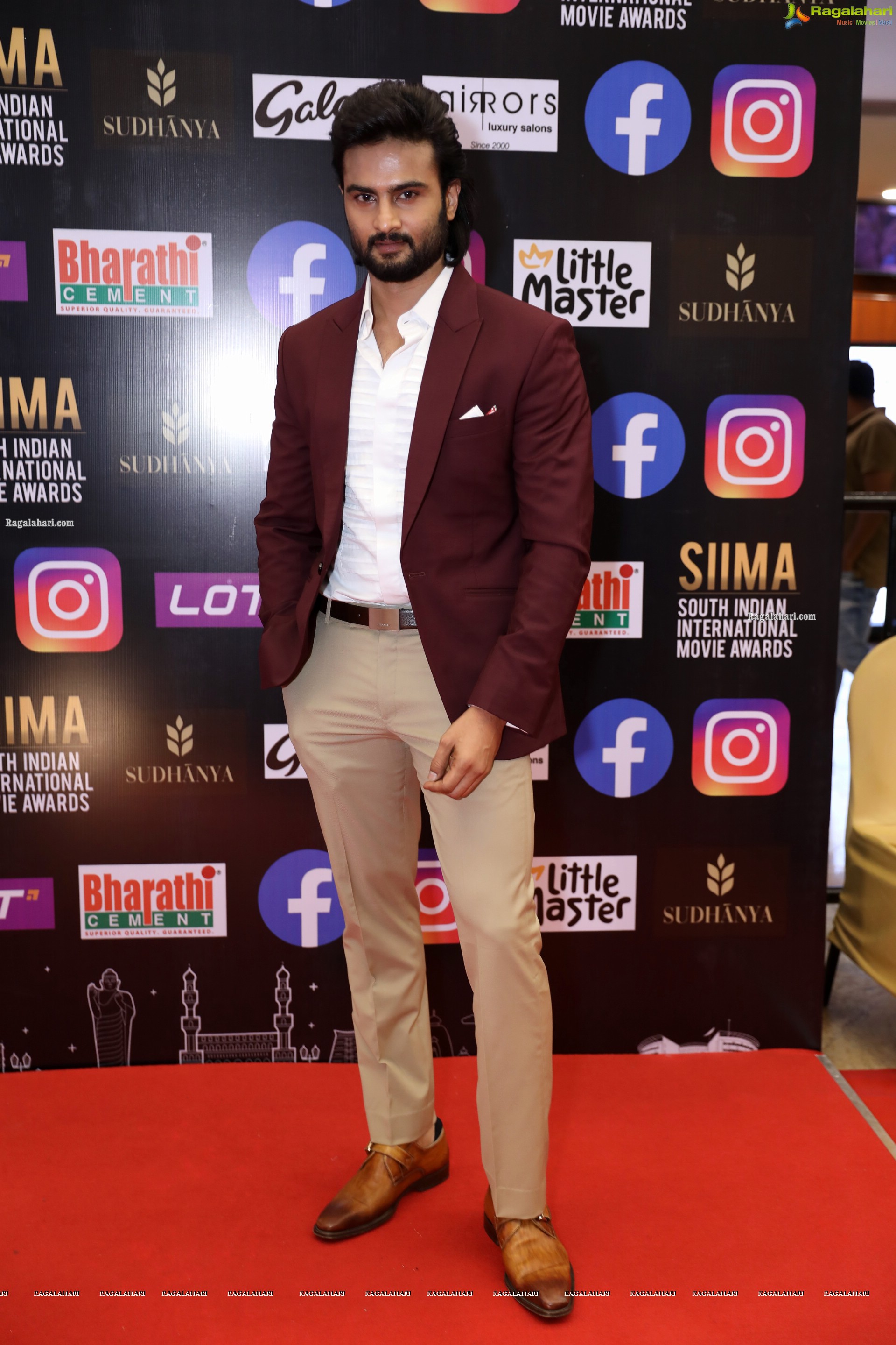 Sudheer Babu at SIIMA Awards 2021 Day 2, HD Photo Gallery