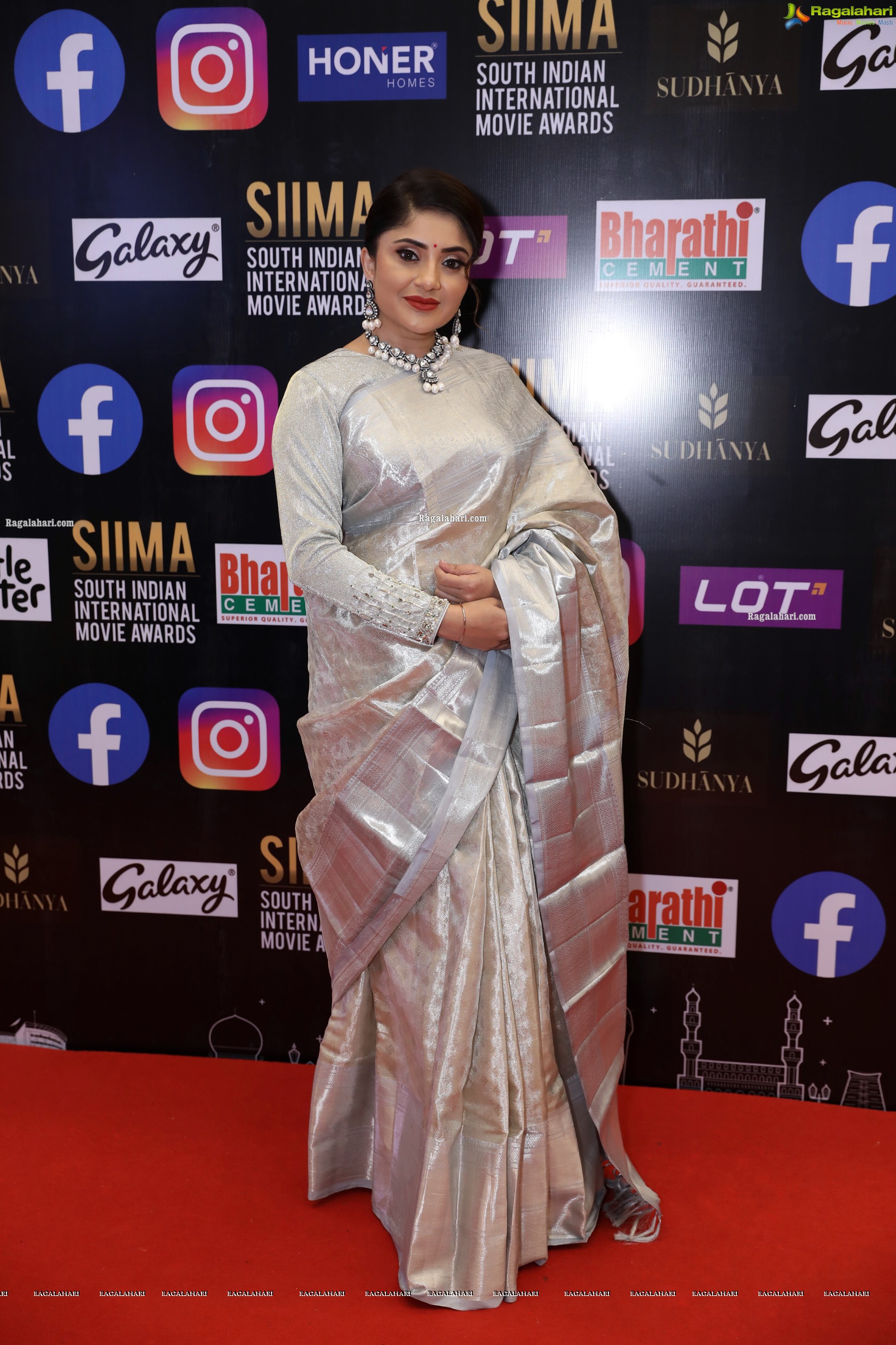 Karunya Ram at SIIMA Awards 2021 Day 2, HD Photo Gallery