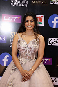 Krishi Thapanda at SIIMA Awards 2021 Day 2