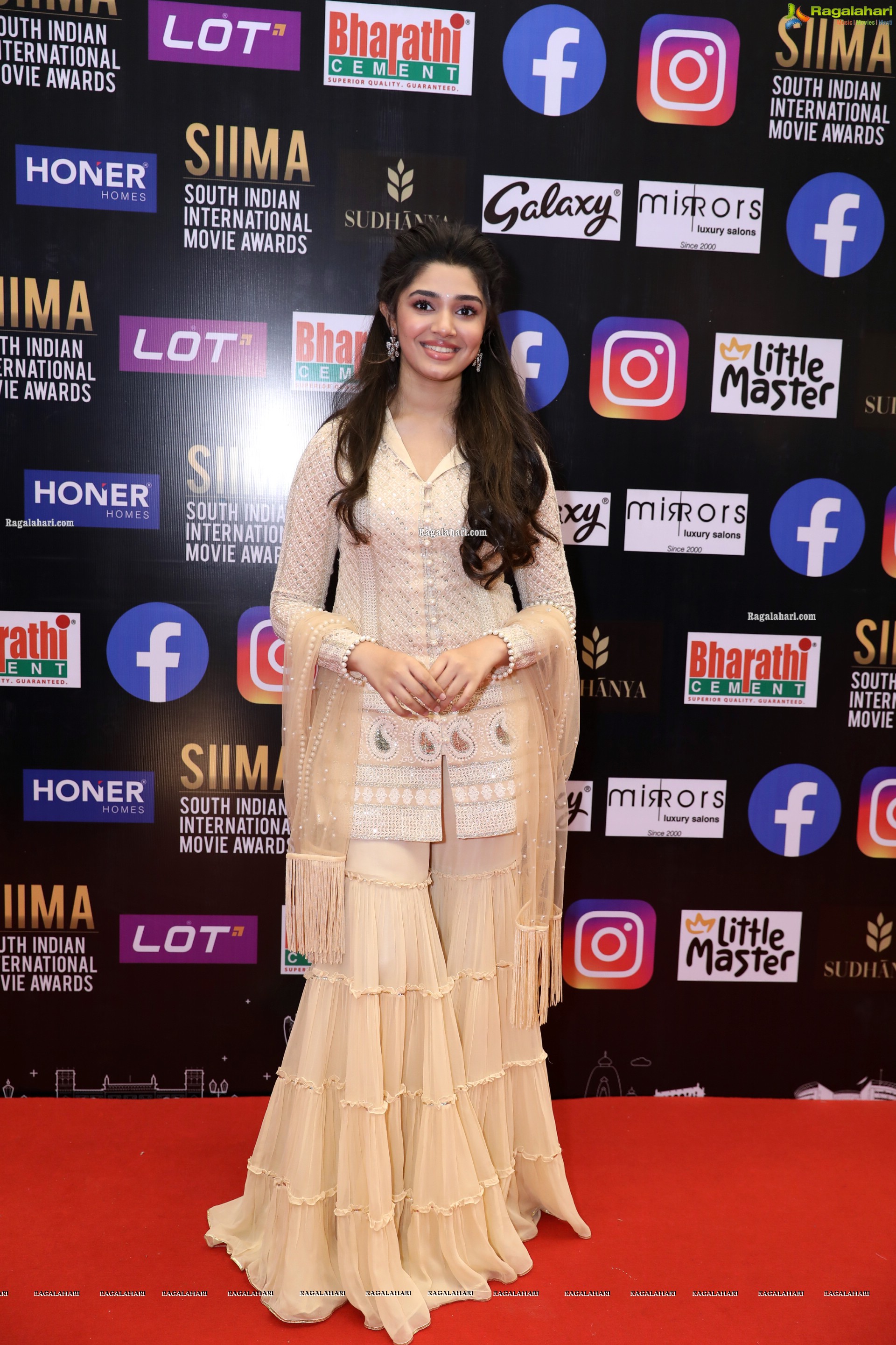 Krithi Shetty at SIIMA Awards 2021 Day 2, HD Photo Gallery