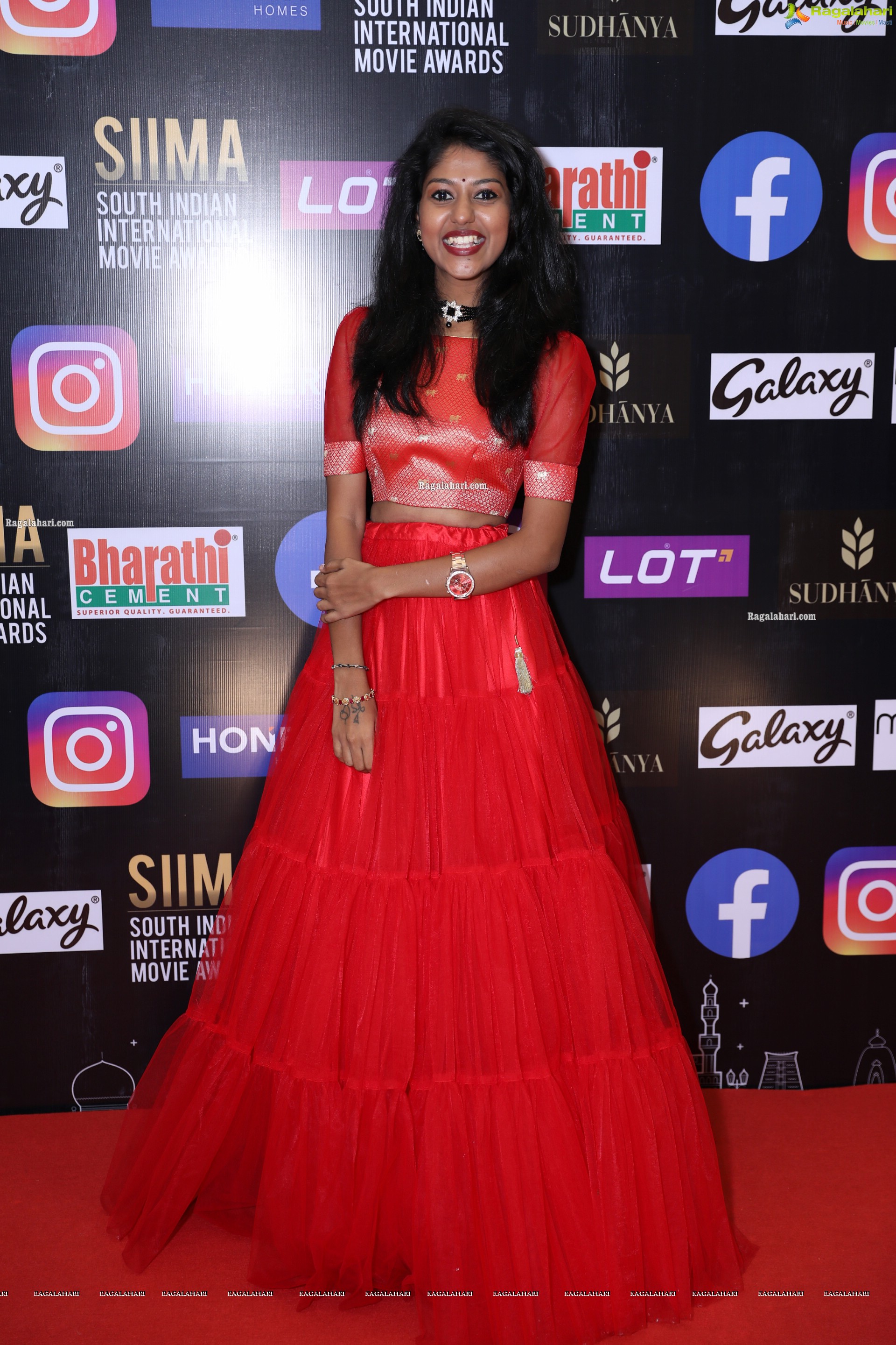 Madhu Priya at SIIMA Awards 2021 Day 2, HD Photo Gallery