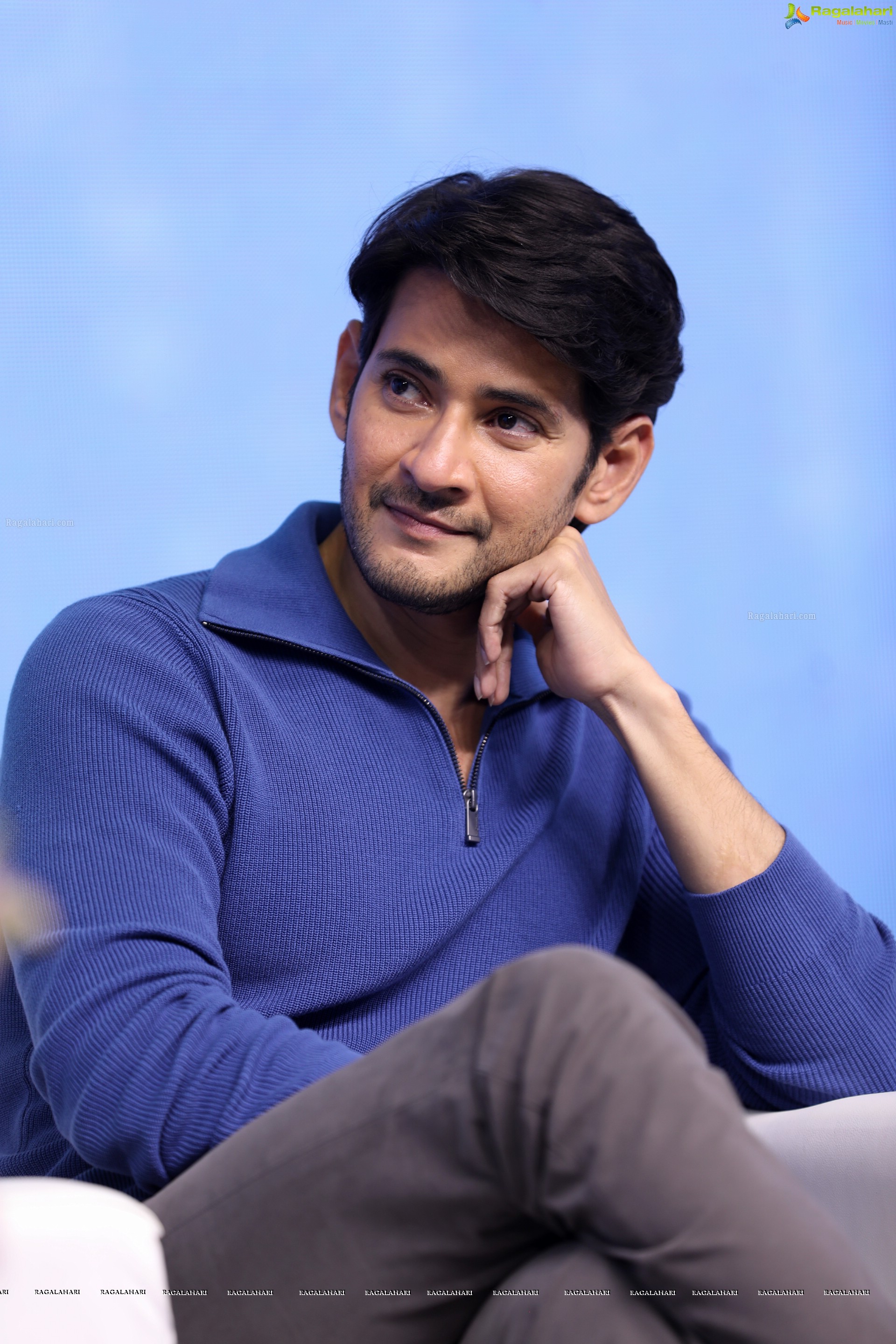 Mahesh Babu at Big C Press Meet, HD Photo Gallery