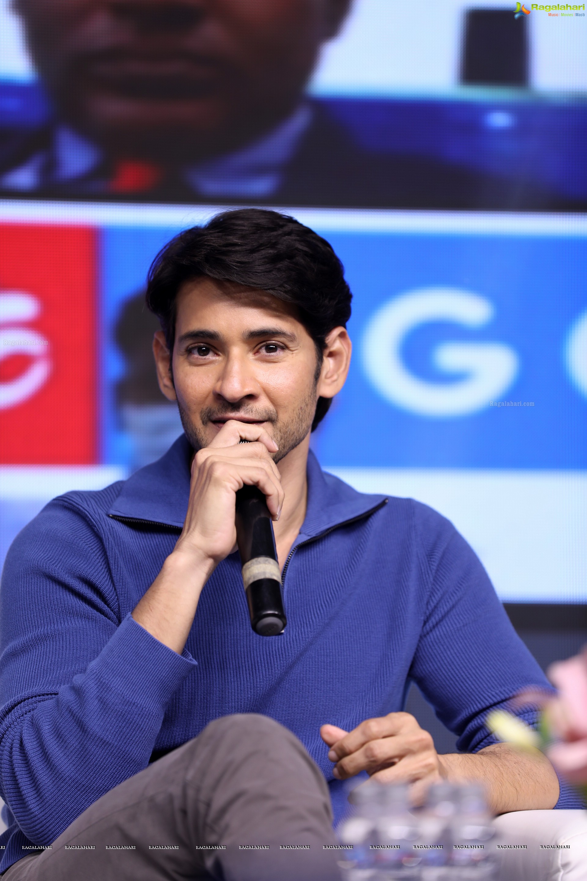 Mahesh Babu at Big C Press Meet, HD Photo Gallery