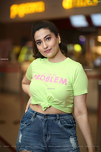 Anchor Manjusha at Most Eligible Bachelor Trailer Launch