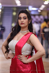 Anchor Manjusha at At SIIMA Awards 2021