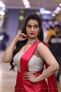 Anchor Manjusha at At SIIMA Awards 2021