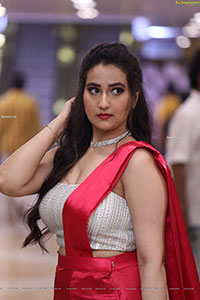 Anchor Manjusha at At SIIMA Awards 2021