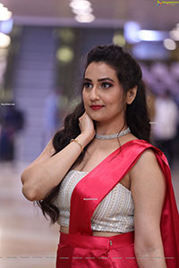 Anchor Manjusha at At SIIMA Awards 2021