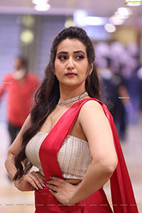 Anchor Manjusha at At SIIMA Awards 2021