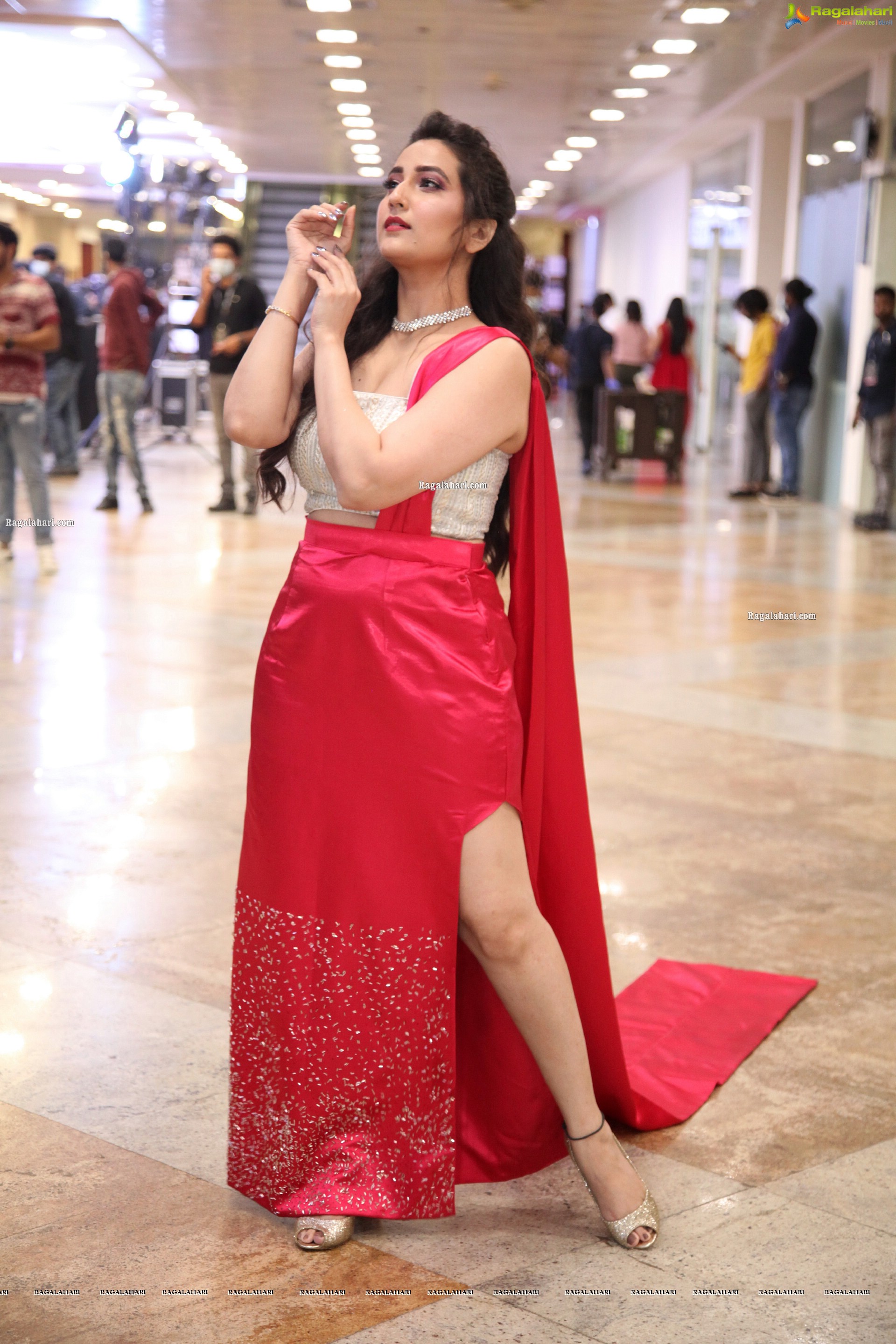 Anchor Manjusha At SIIMA Awards 2021, HD Photo Gallery