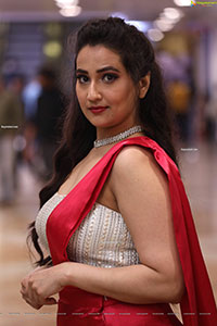 Anchor Manjusha at At SIIMA Awards 2021