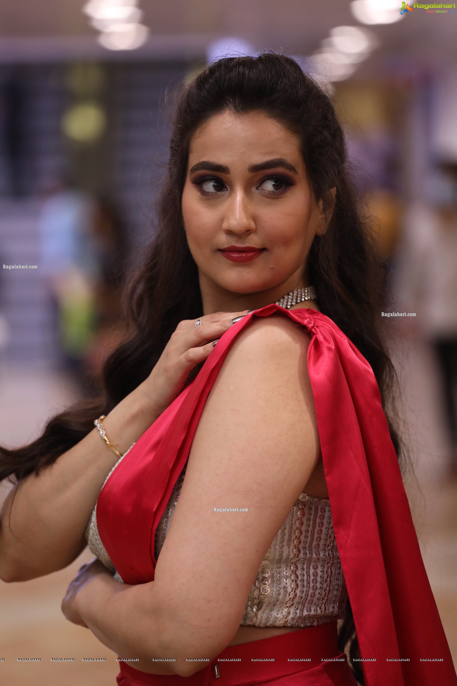 Anchor Manjusha At SIIMA Awards 2021, HD Photo Gallery