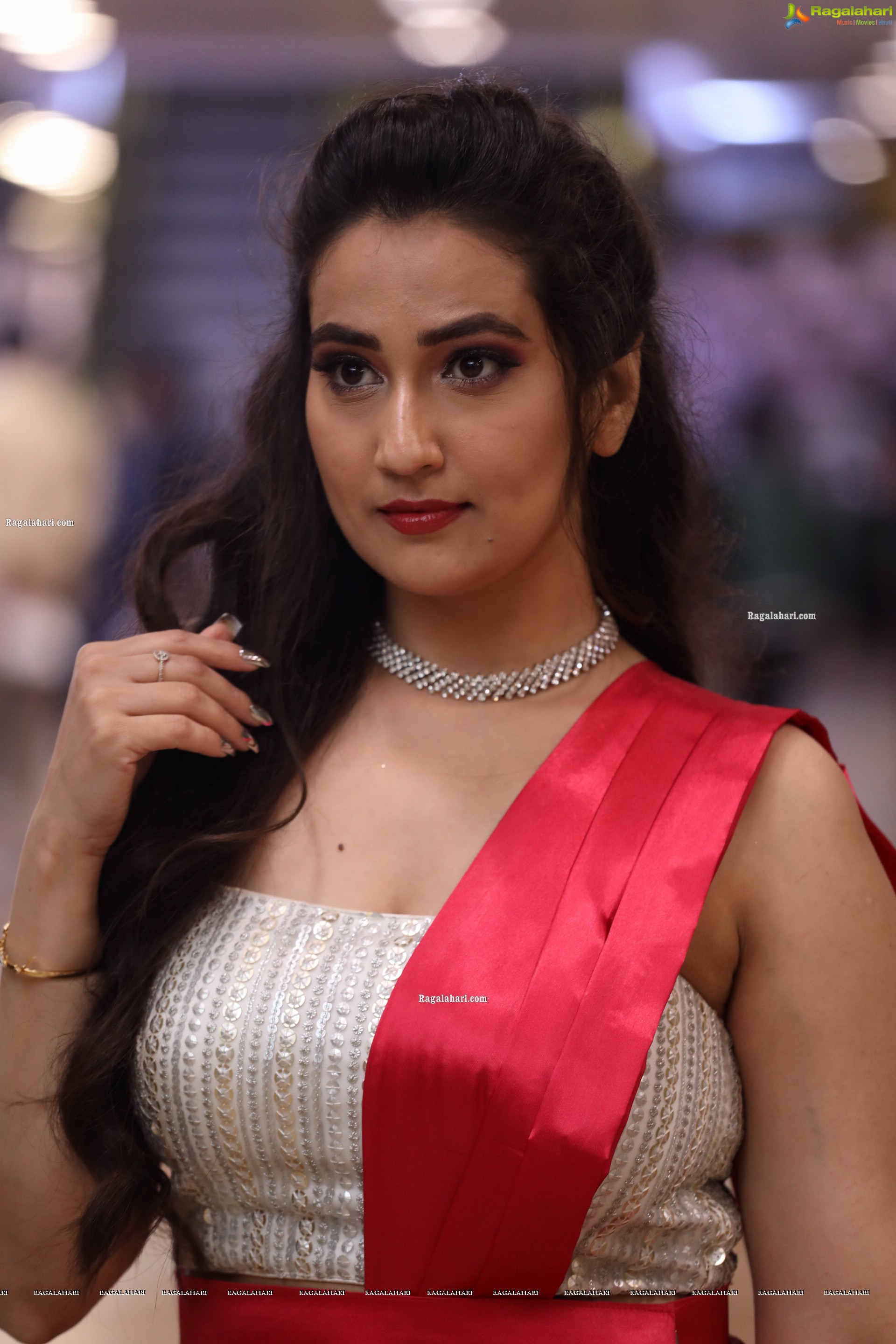 Anchor Manjusha At SIIMA Awards 2021, HD Photo Gallery