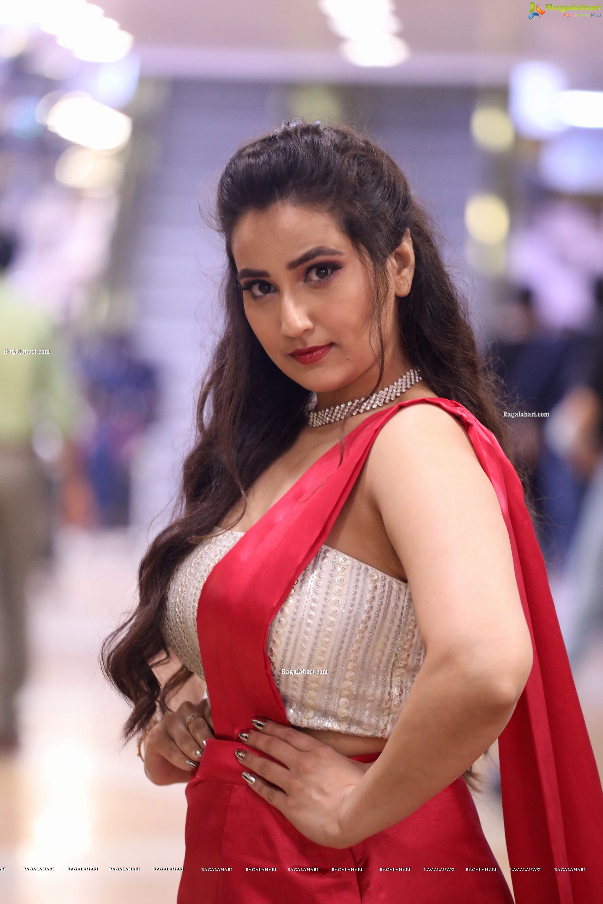 Anchor Manjusha At SIIMA Awards 2021, HD Photo Gallery