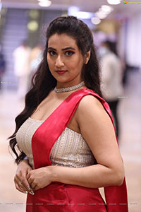 Anchor Manjusha at At SIIMA Awards 2021