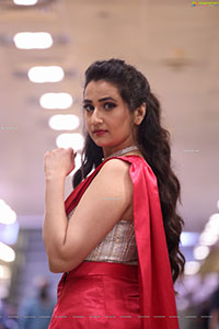 Anchor Manjusha at At SIIMA Awards 2021